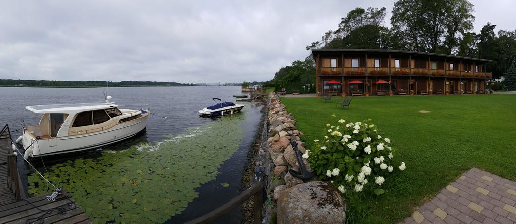 Guest House And Camping Jūrkalne Kültér fotó